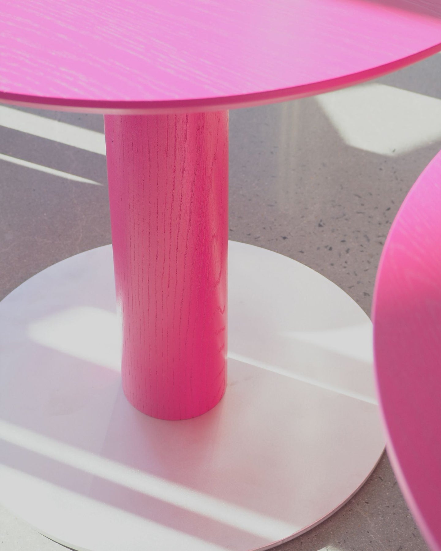 WAMA Pedestal Table